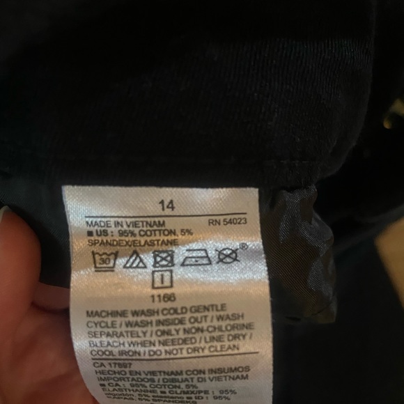 Old Navy Pixie Pants- size 14 - Picture 3 of 3